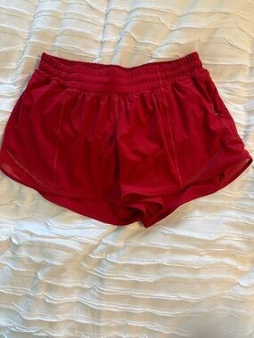 Lululemon Hotty Hot Low-Rise Lined Short 4”